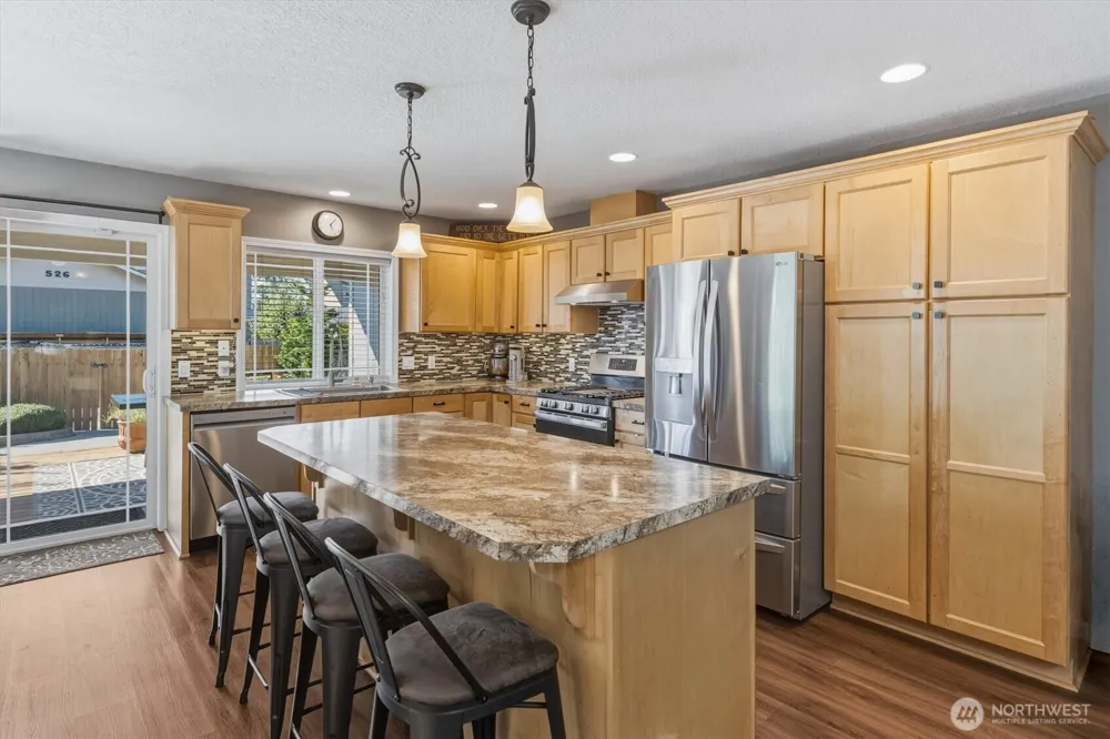 527 26th Avenue Longview, WA 98632