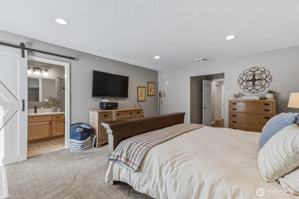 527 26th Avenue Longview, WA 98632