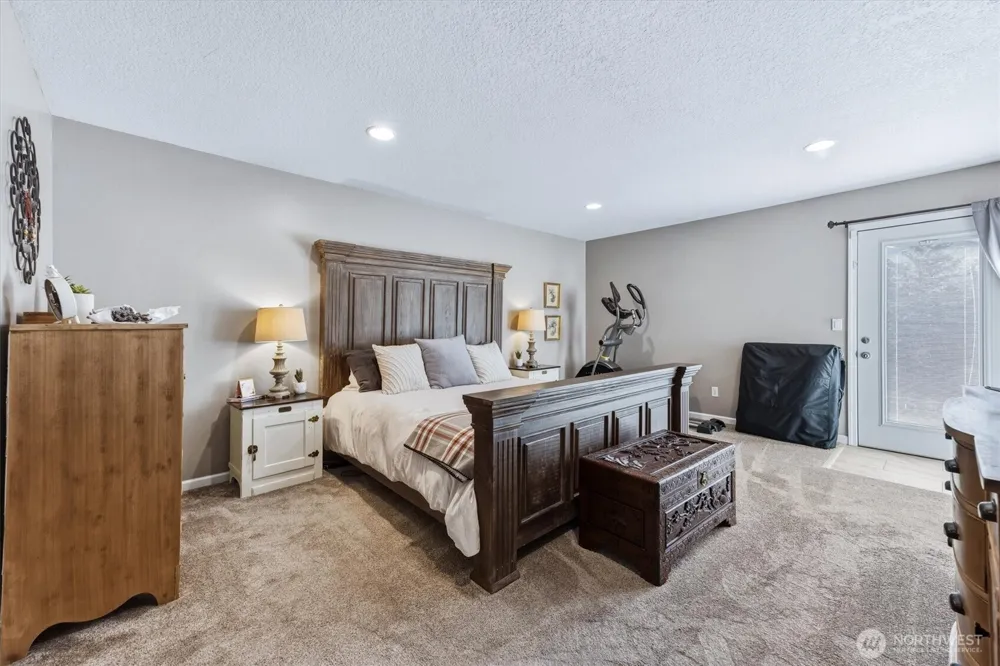 527 26th Avenue Longview, WA 98632