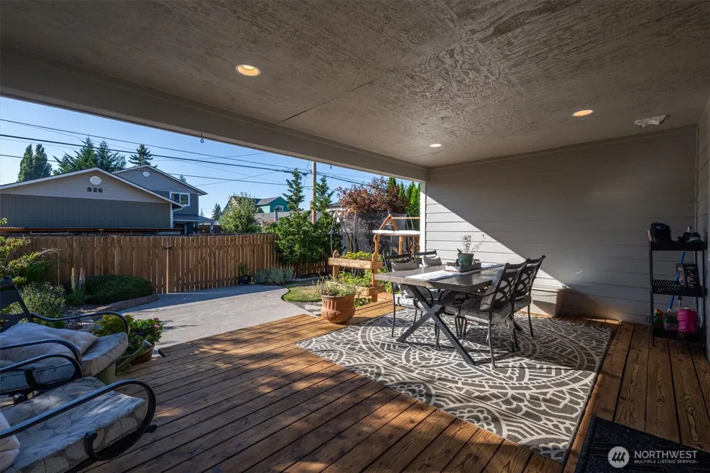 527 26th Avenue Longview, WA 98632