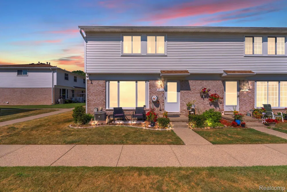 37742 Colonial Drive Westland City, MI 48185