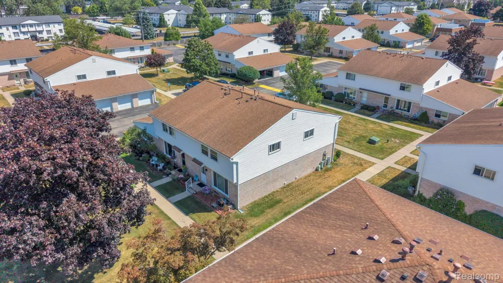 37742 Colonial Drive Westland City, MI 48185