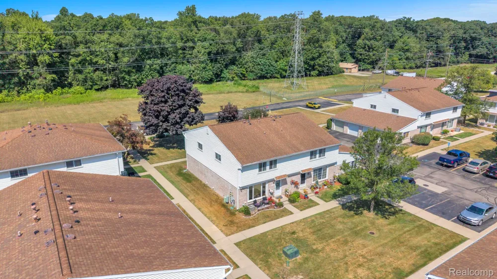 37742 Colonial Drive Westland City, MI 48185