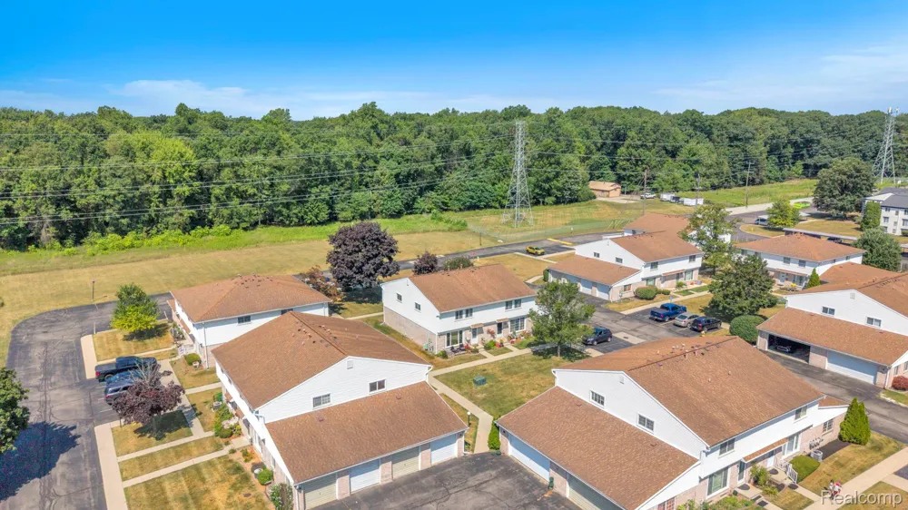 37742 Colonial Drive Westland City, MI 48185