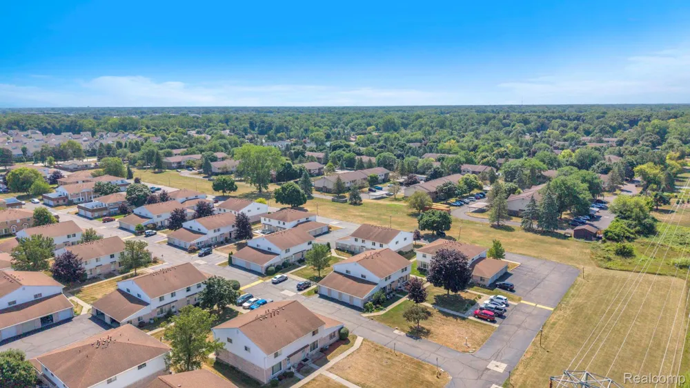 37742 Colonial Drive Westland City, MI 48185