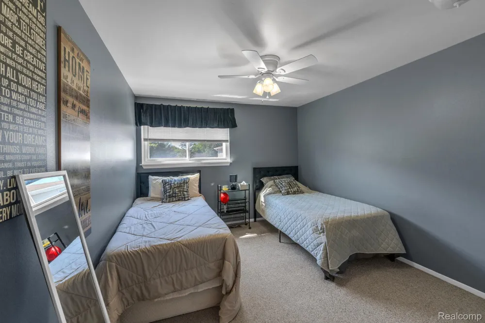 37742 Colonial Drive Westland City, MI 48185