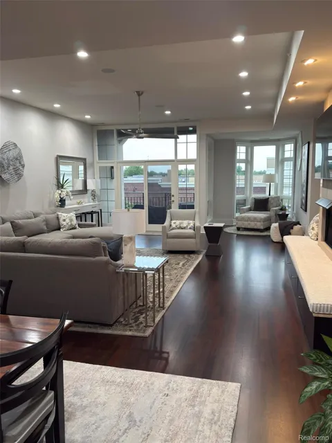 801 W Ann Arbor Trail #306