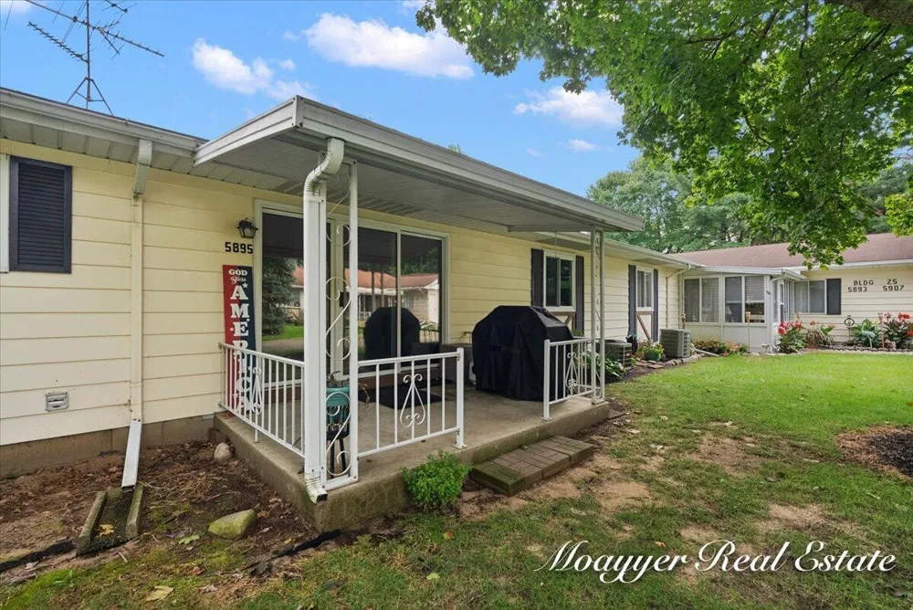 5895 Leisure South Drive SE Kentwood City, MI 49548