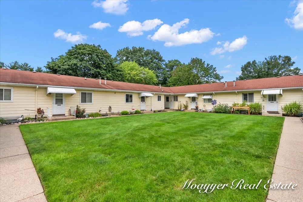5895 Leisure South Drive SE Kentwood City, MI 49548