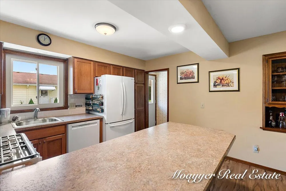 5895 Leisure South Drive SE Kentwood City, MI 49548