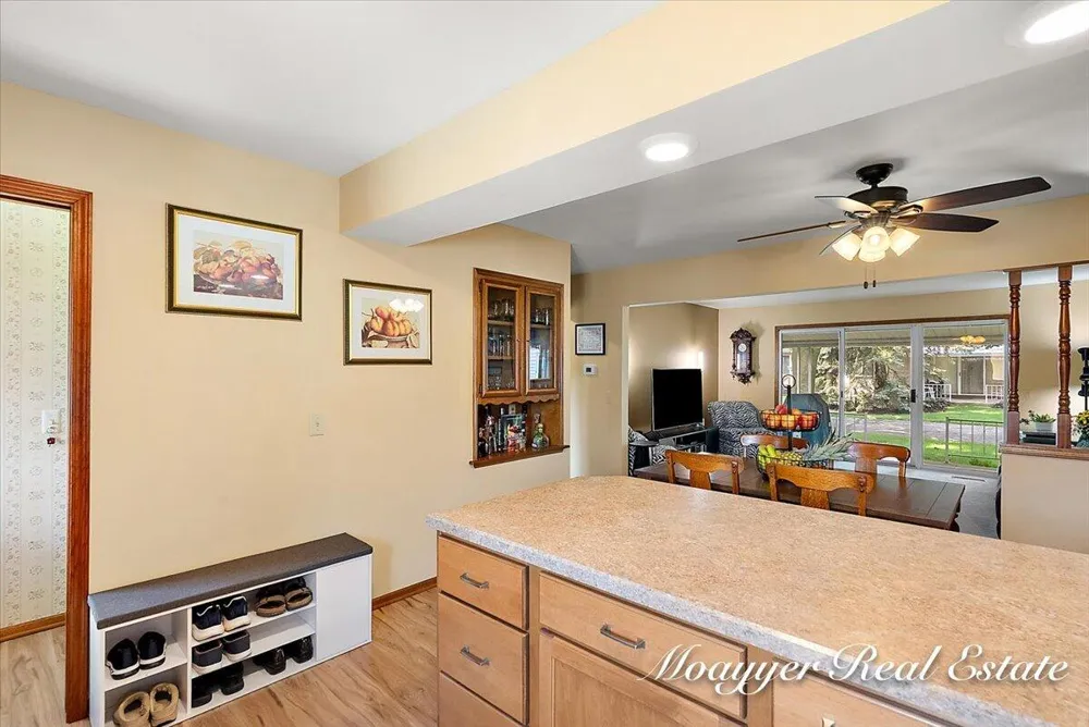 5895 Leisure South Drive SE Kentwood City, MI 49548
