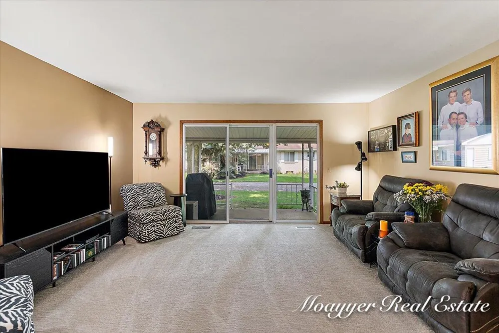 5895 Leisure South Drive SE Kentwood City, MI 49548