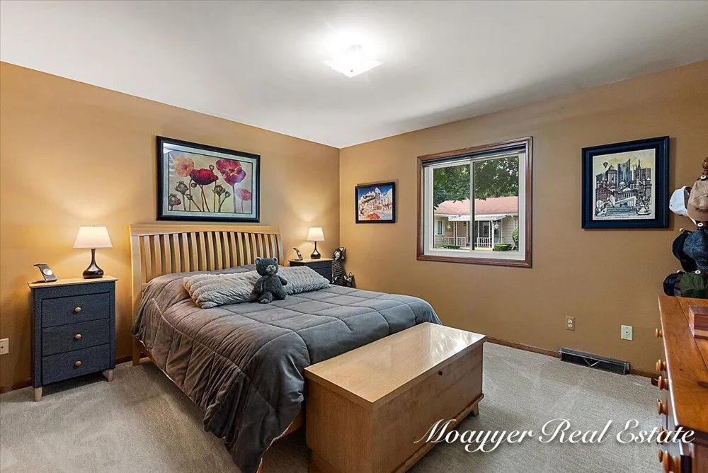 5895 Leisure South Drive SE Kentwood City, MI 49548