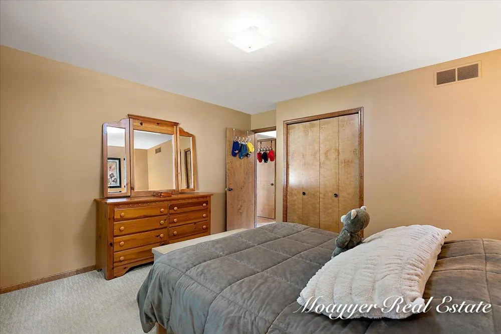 5895 Leisure South Drive SE Kentwood City, MI 49548