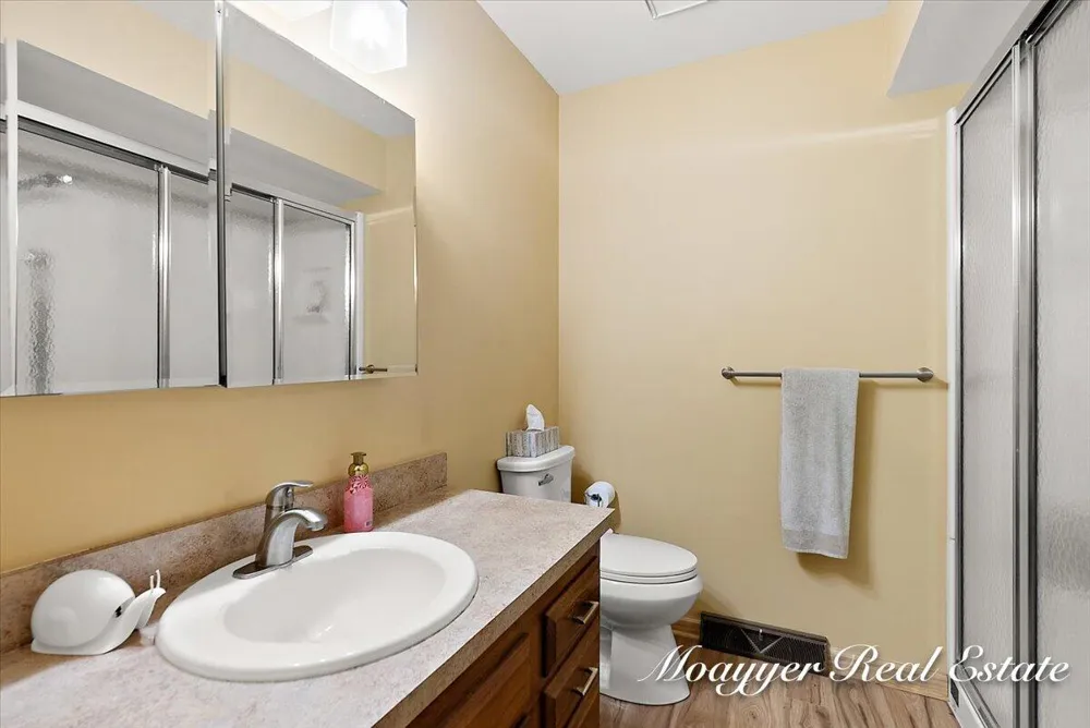 5895 Leisure South Drive SE Kentwood City, MI 49548