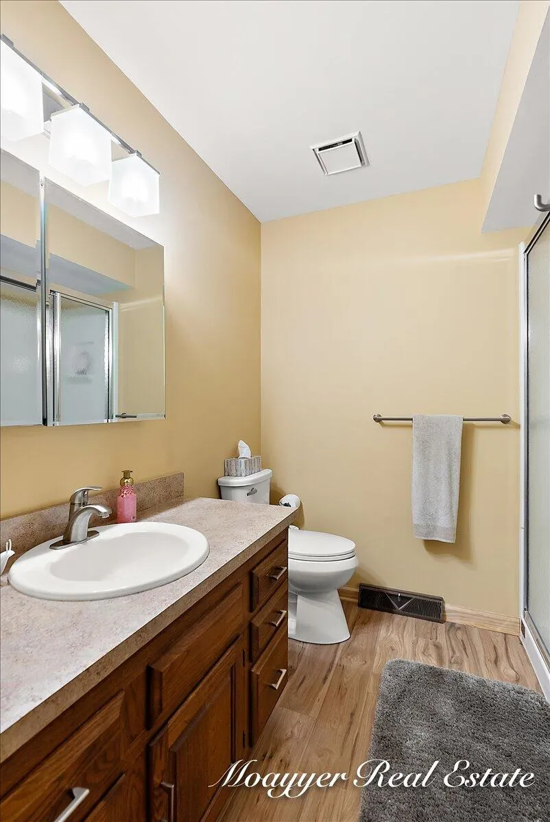 5895 Leisure South Drive SE Kentwood City, MI 49548