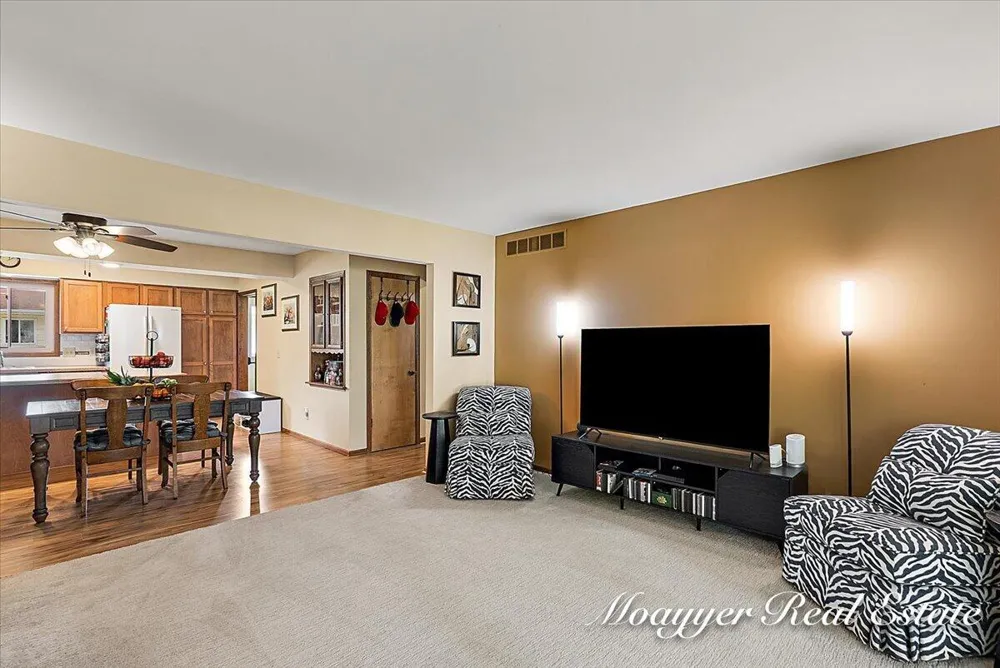 5895 Leisure South Drive SE Kentwood City, MI 49548