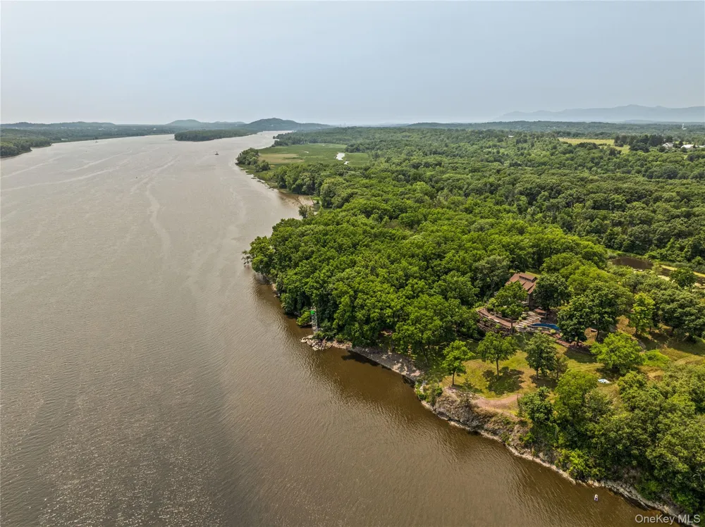 567 Four Mile Point Road Coxsackie, NY 12051