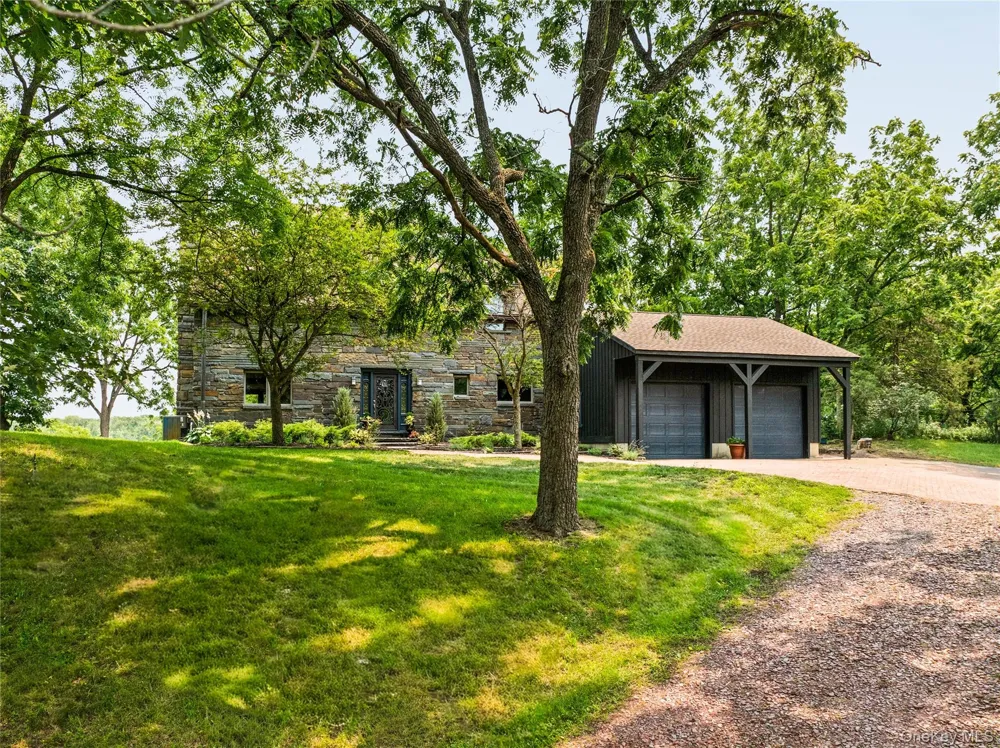 567 Four Mile Point Road Coxsackie, NY 12051