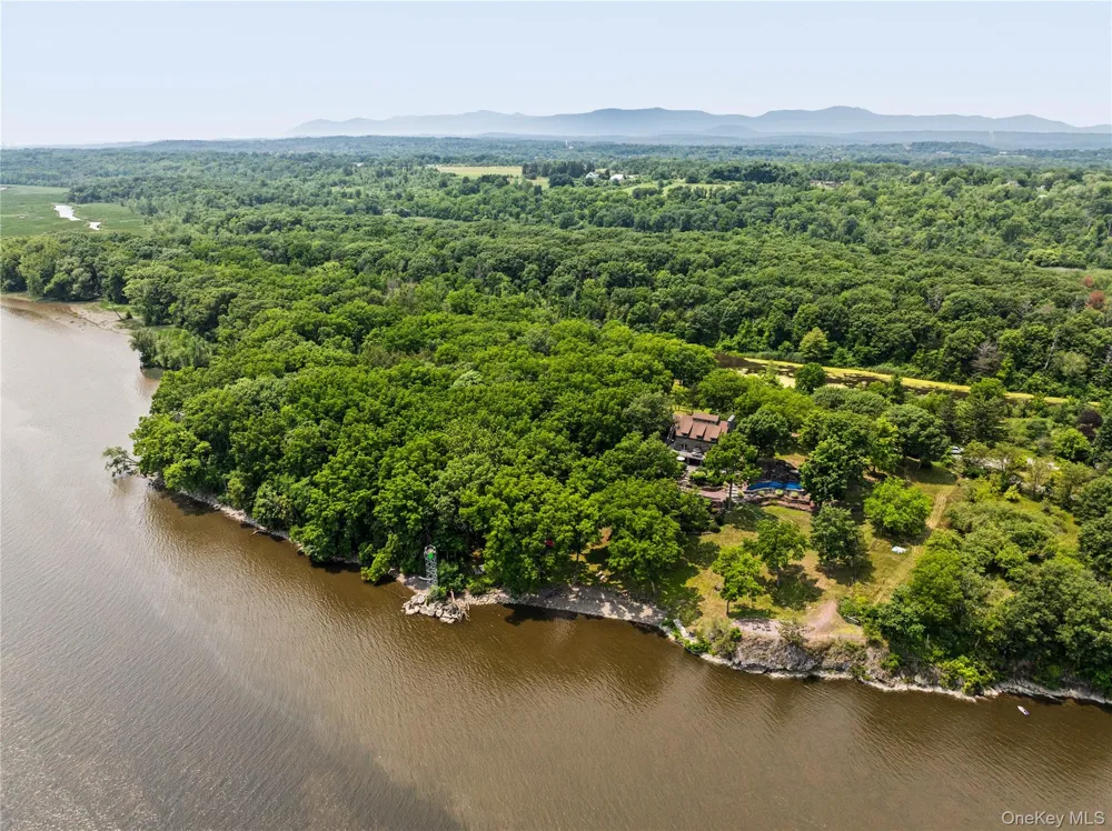 567 Four Mile Point Road Coxsackie, NY 12051