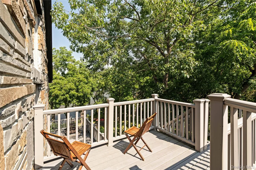 567 Four Mile Point Road Coxsackie, NY 12051