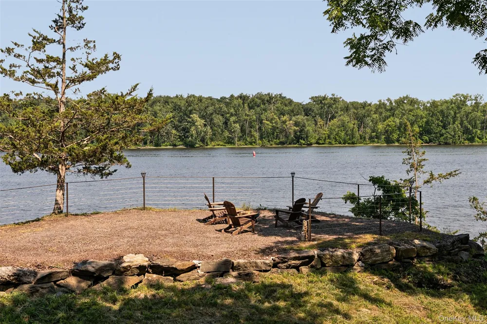 567 Four Mile Point Road Coxsackie, NY 12051