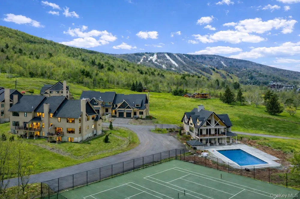 13 Stonewall Lane Windham, NY 12496