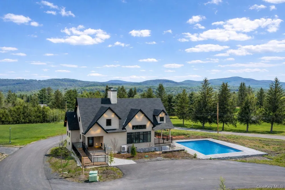 13 Stonewall Lane Windham, NY 12496