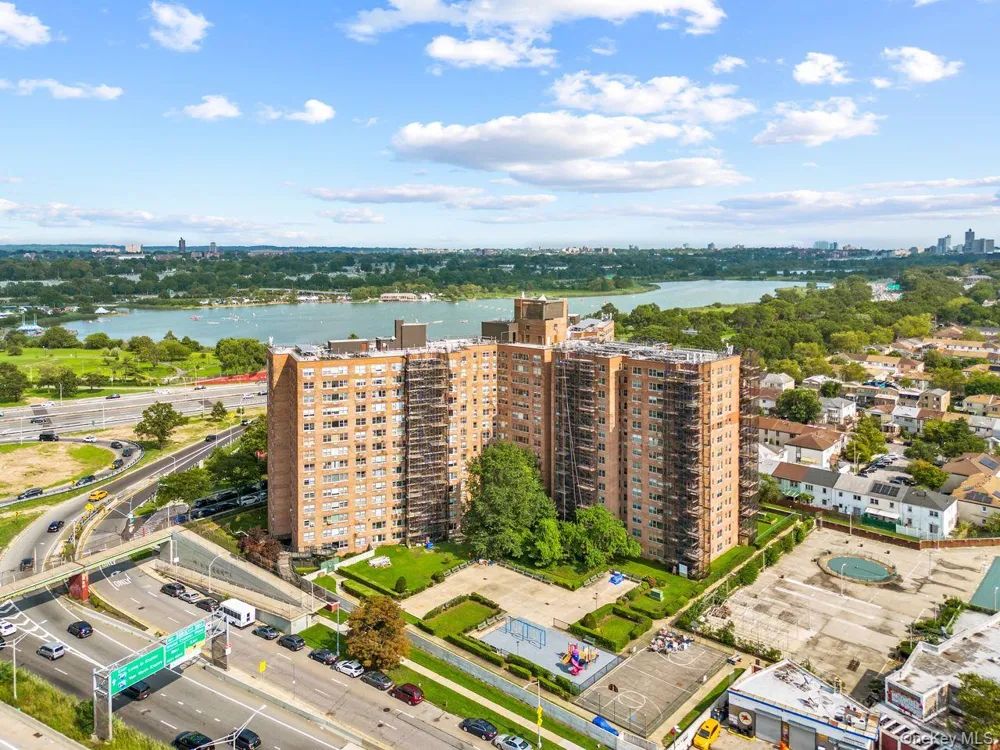 61-20 Grand Central Parkway #A1508 Forest Hills, NY 11375