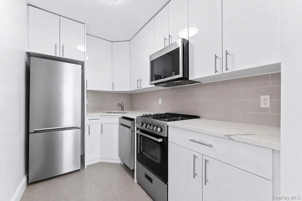 61-20 Grand Central Parkway #A1508 Forest Hills, NY 11375
