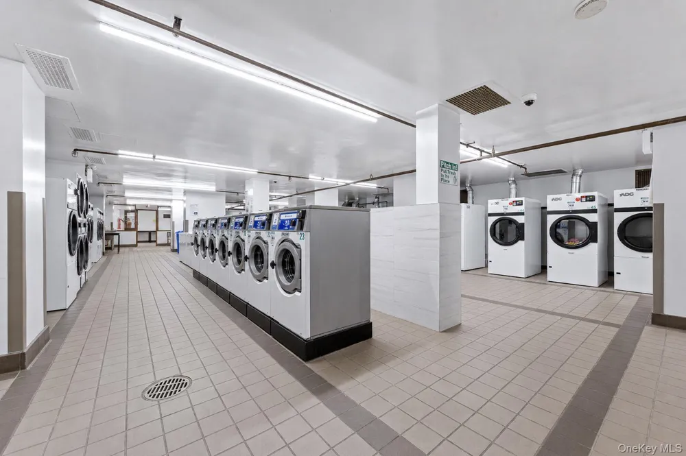 61-20 Grand Central Parkway #A1508 Forest Hills, NY 11375