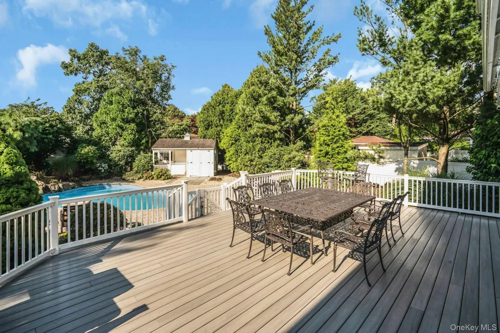 1 Weeping Cherry Lane Commack, NY 11725