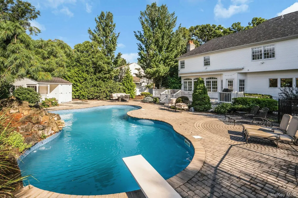 1 Weeping Cherry Lane Commack, NY 11725