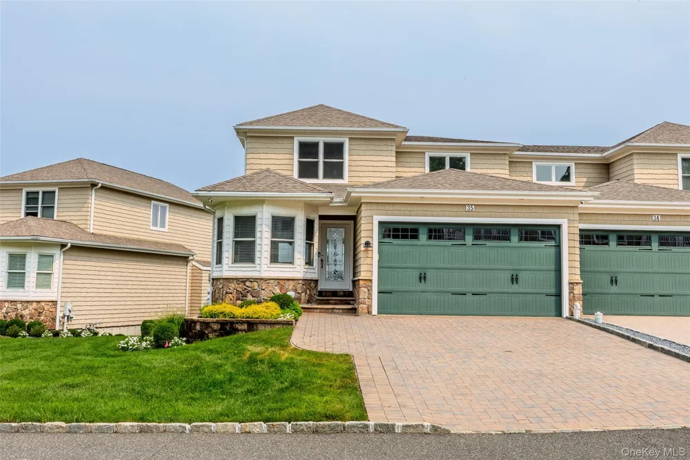 35 Theresa Lane Port Jefferson, NY 11777