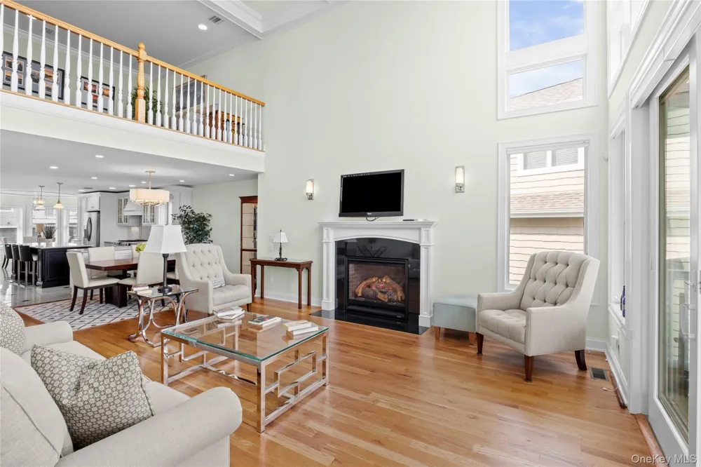 35 Theresa Lane Port Jefferson, NY 11777