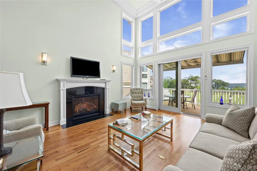 35 Theresa Lane Port Jefferson, NY 11777