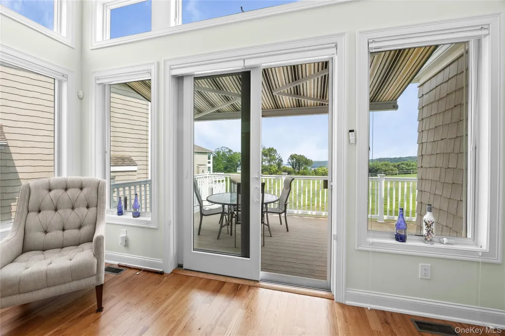35 Theresa Lane Port Jefferson, NY 11777