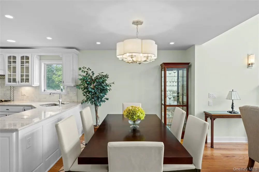 35 Theresa Lane Port Jefferson, NY 11777