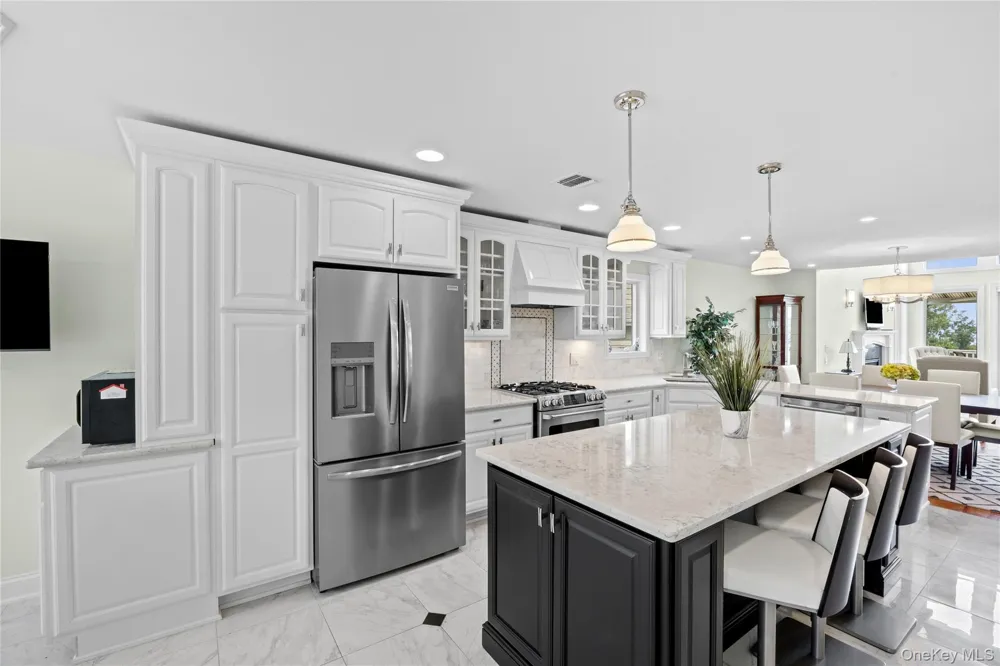 35 Theresa Lane Port Jefferson, NY 11777