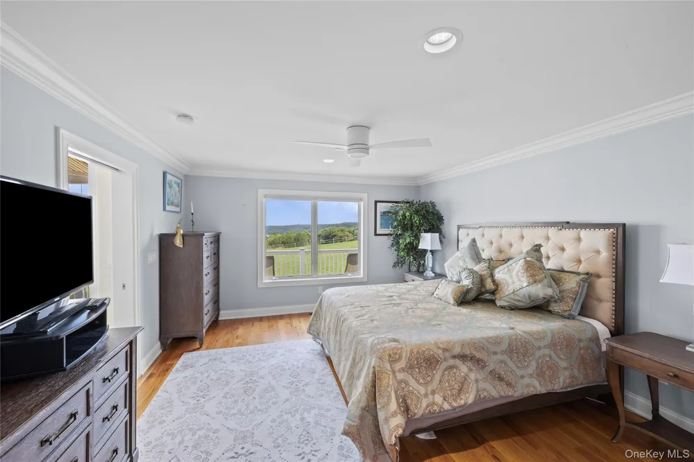 35 Theresa Lane Port Jefferson, NY 11777