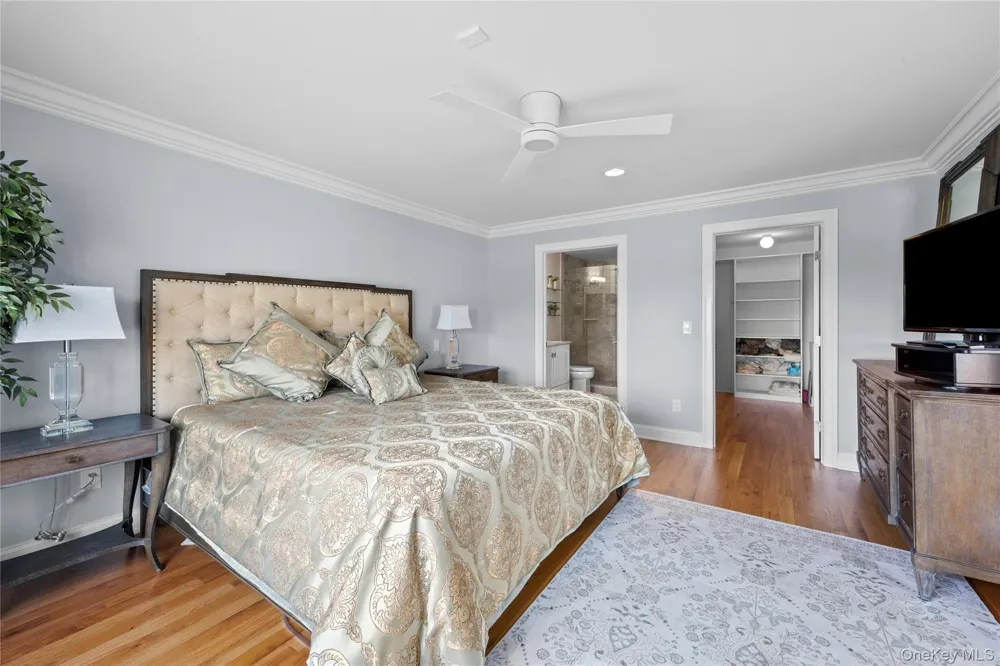 35 Theresa Lane Port Jefferson, NY 11777