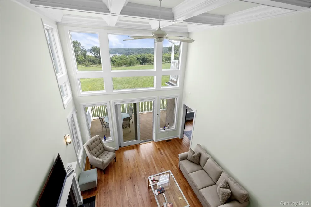 35 Theresa Lane Port Jefferson, NY 11777