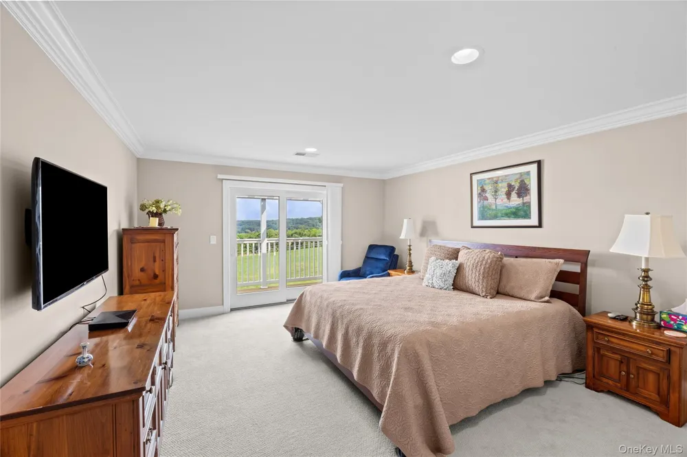35 Theresa Lane Port Jefferson, NY 11777