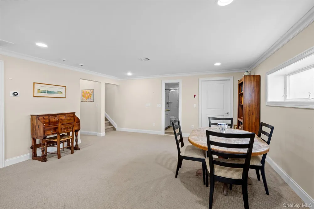 35 Theresa Lane Port Jefferson, NY 11777