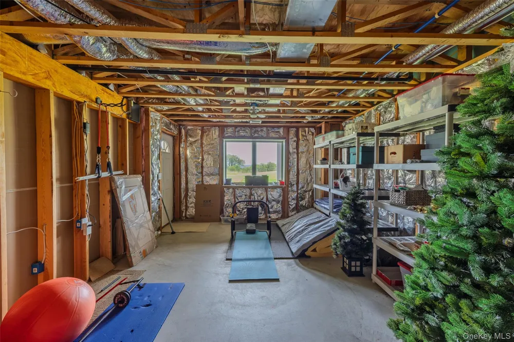 35 Theresa Lane Port Jefferson, NY 11777