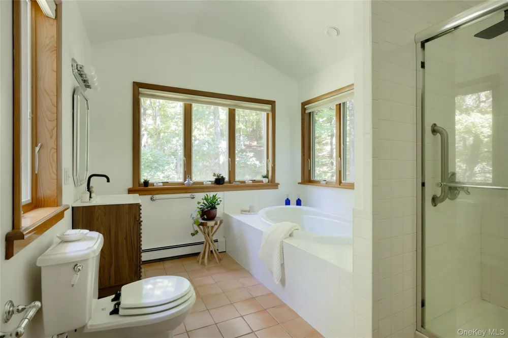 133 White Schoolhouse Road Rhinebeck, NY 12572