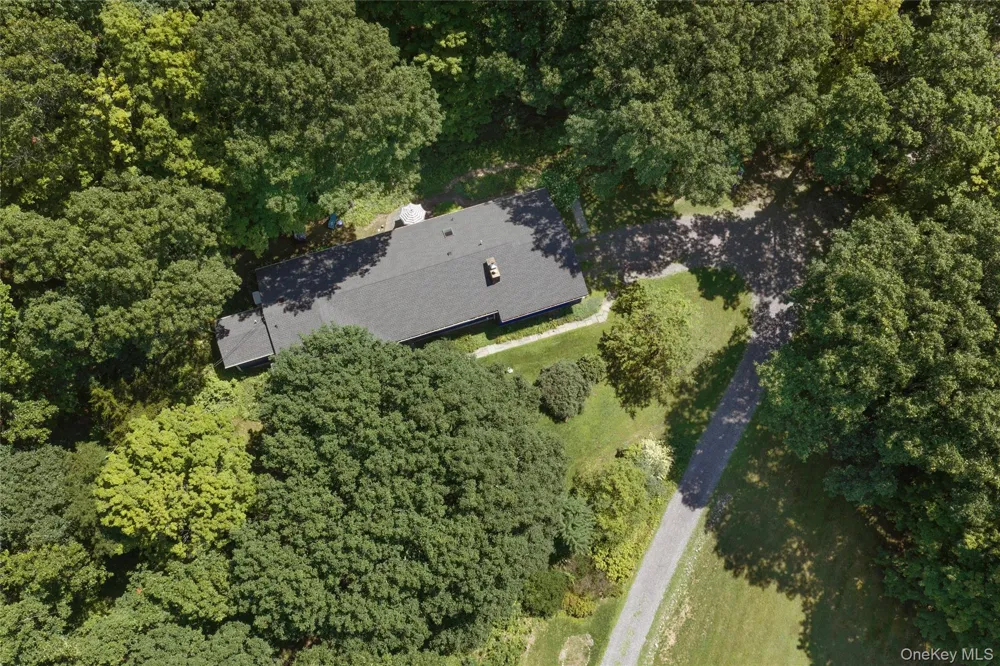 133 White Schoolhouse Road Rhinebeck, NY 12572