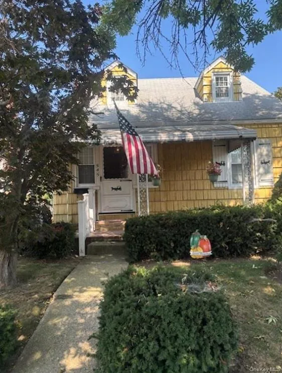 545 6th Avenue New Hyde Park, NY 11040