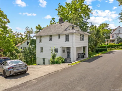 17 Midland Avenue