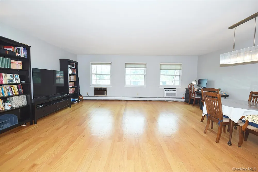 12-27 Diane Place #196 U Bayside, NY 11360